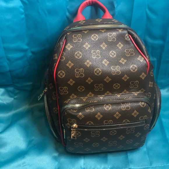 Purses - Picture 2 of 4